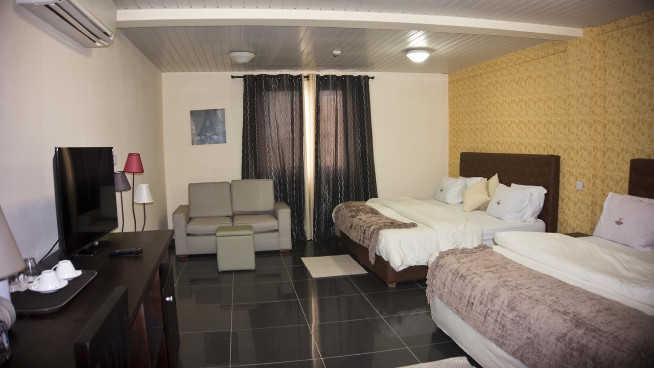M Suites Hotel Accra Exterior foto