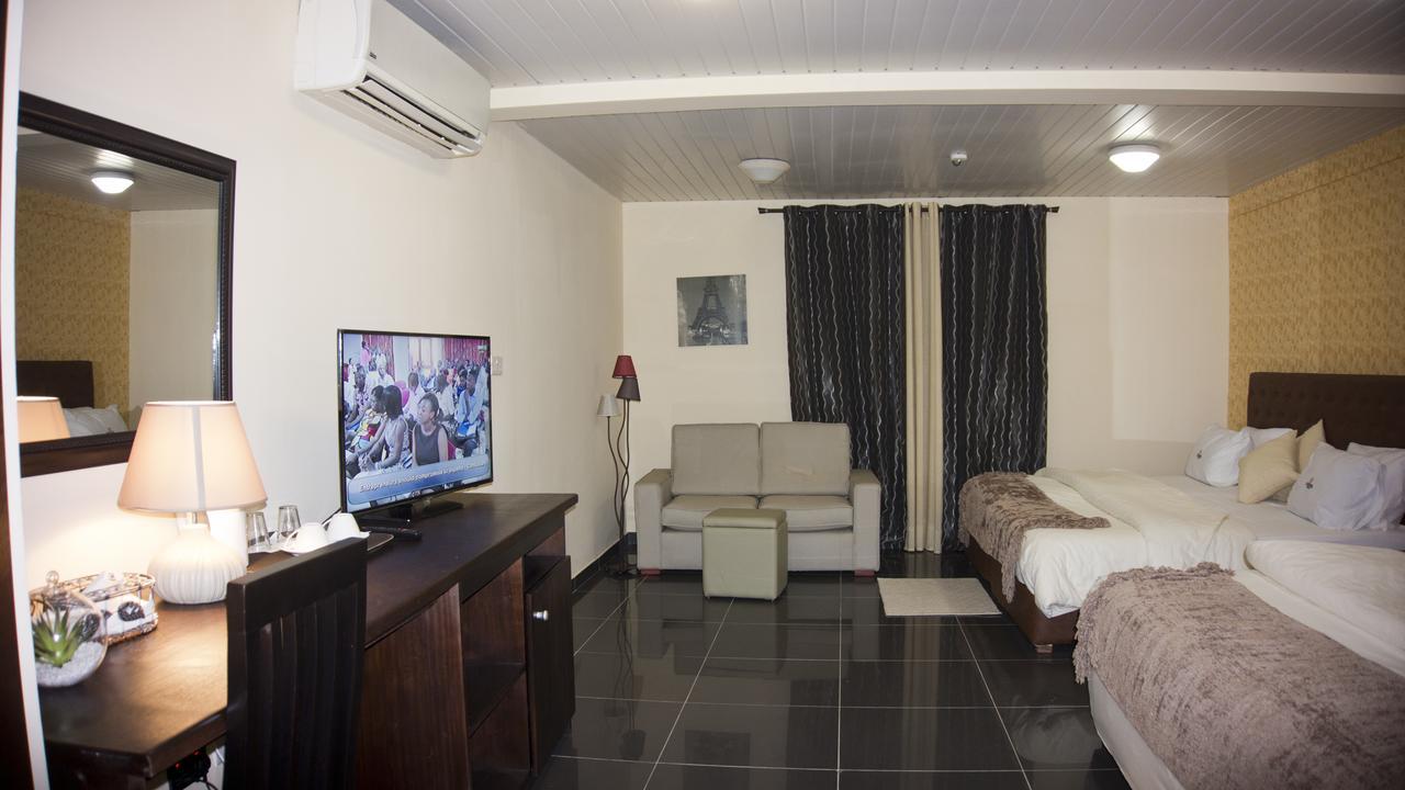 M Suites Hotel Accra Exterior foto