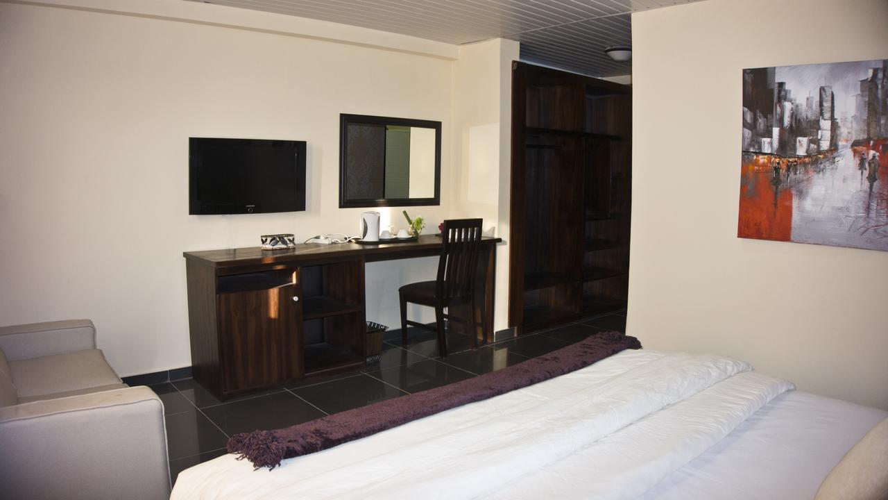M Suites Hotel Accra Exterior foto