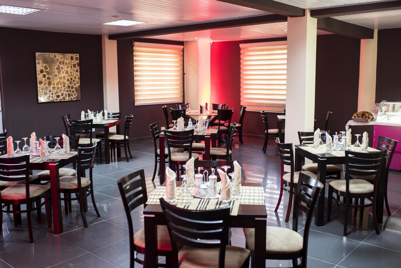 M Suites Hotel Accra Exterior foto